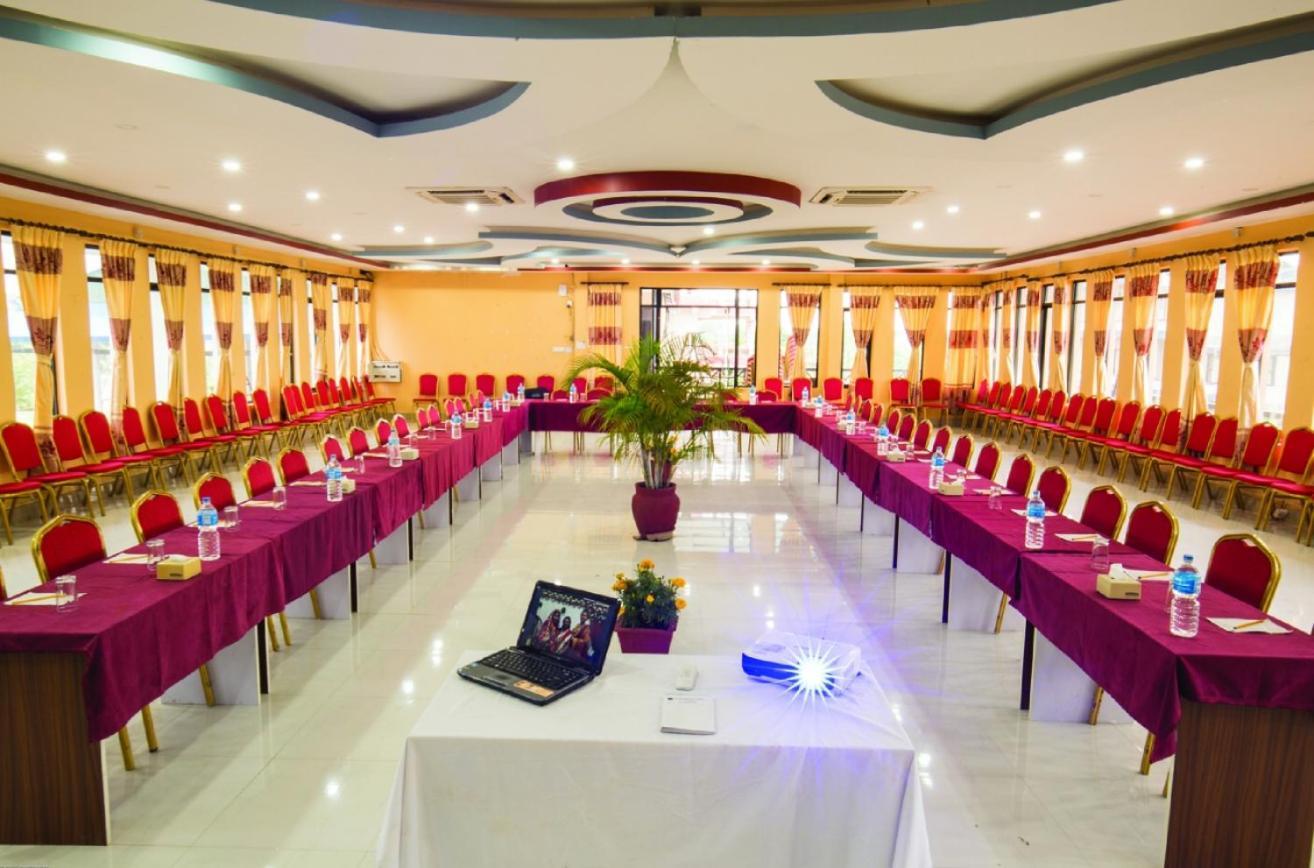 Hotel Royal Safari Sauraha Zewnętrze zdjęcie